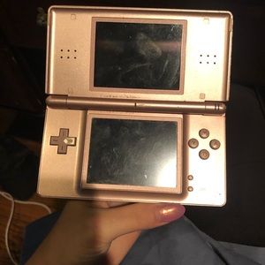 Nintendo ds no charger included